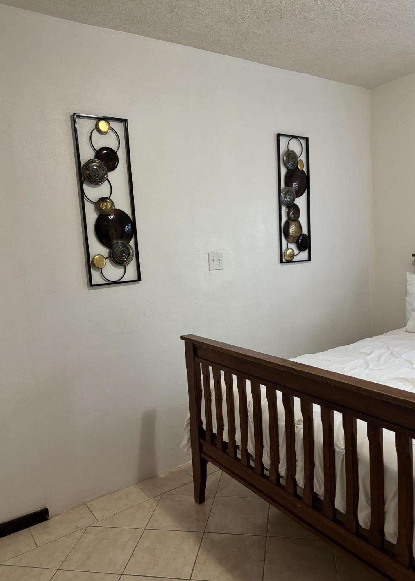 Denyse Home Cottage St. John's Екстер'єр фото