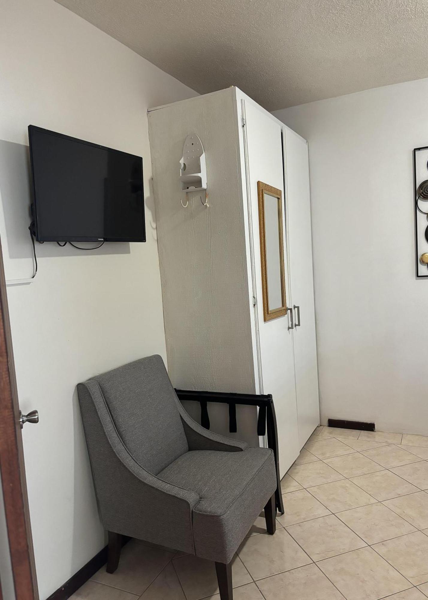 Denyse Home Cottage St. John's Екстер'єр фото
