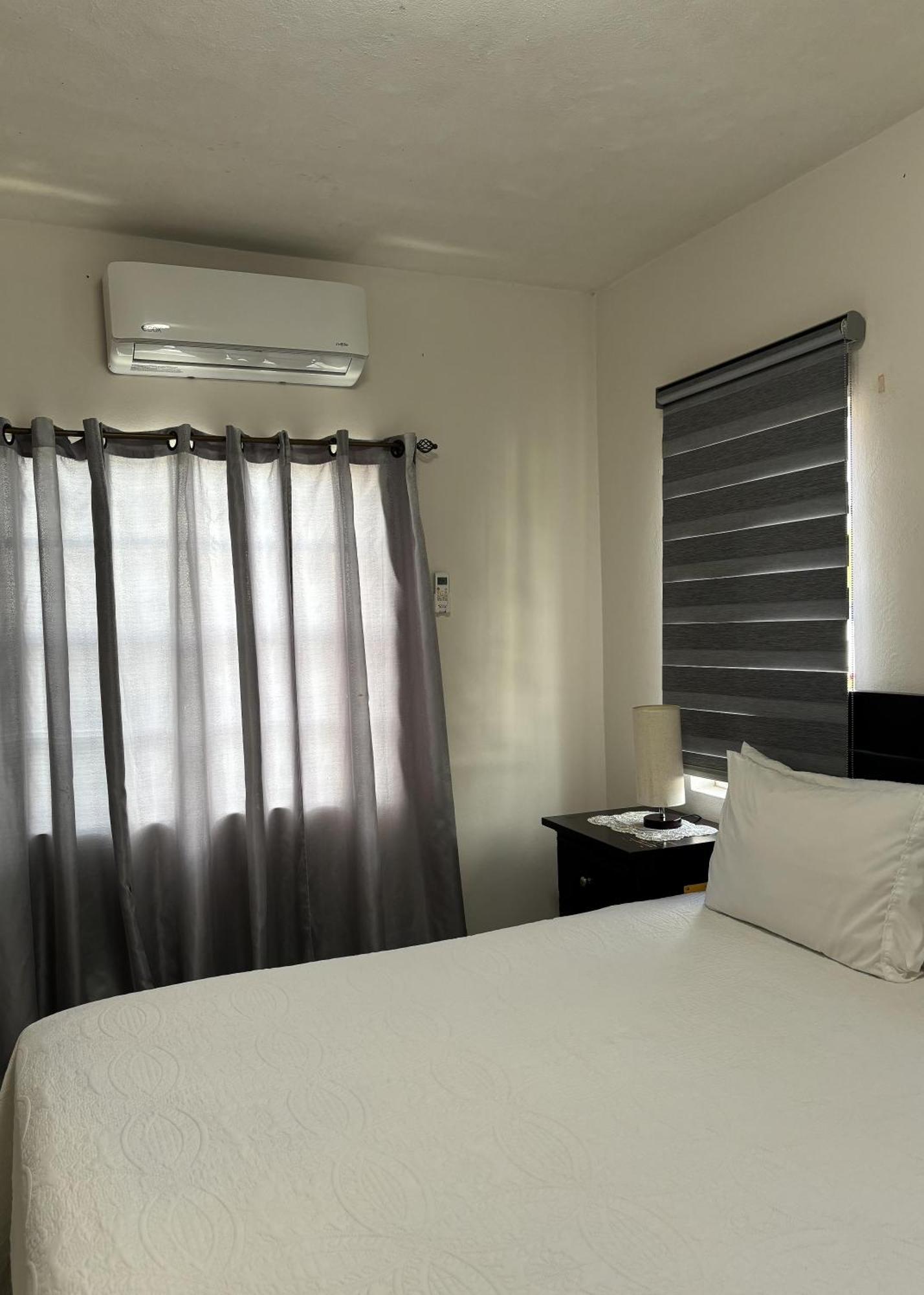 Denyse Home Cottage St. John's Екстер'єр фото