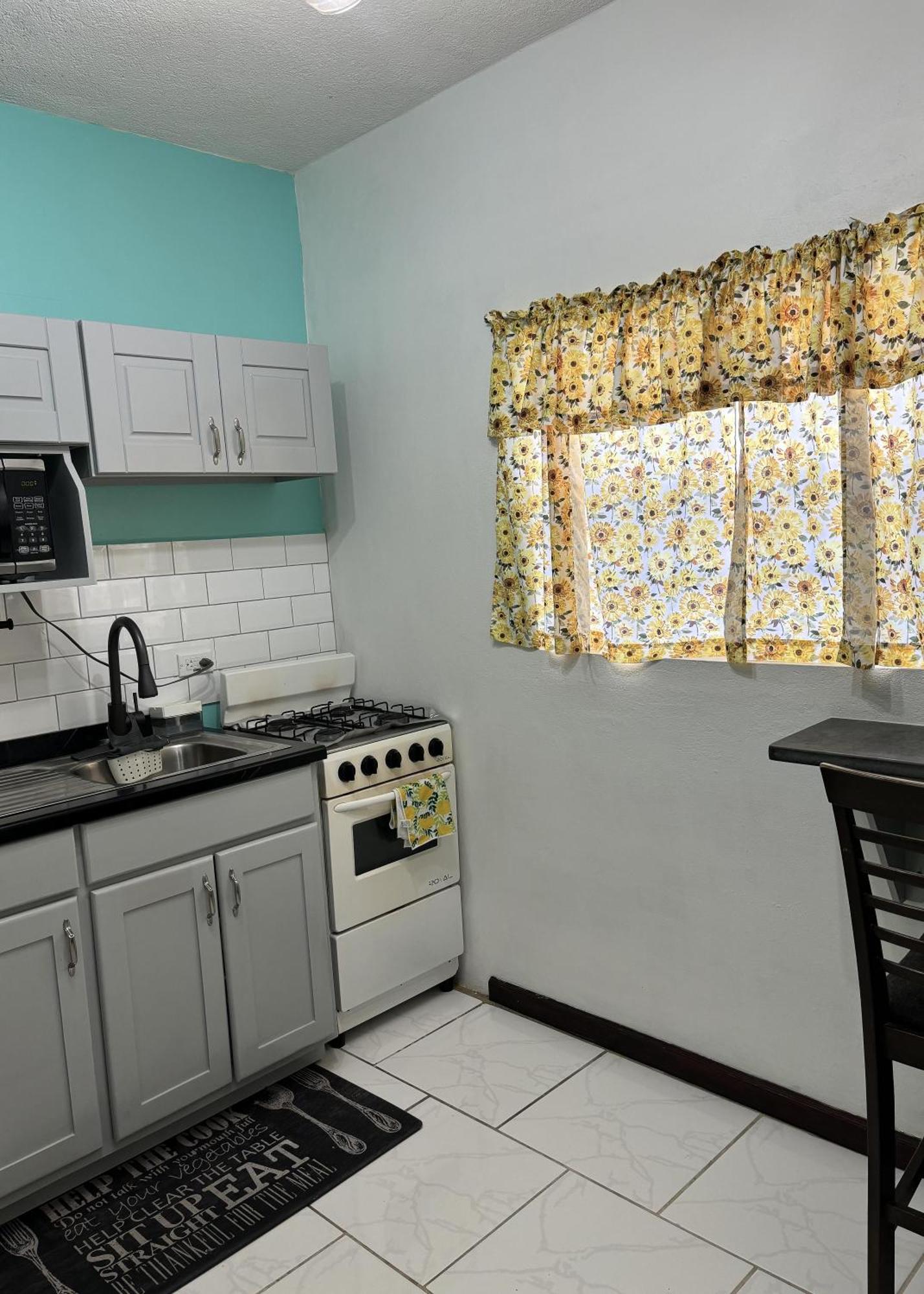 Denyse Home Cottage St. John's Екстер'єр фото
