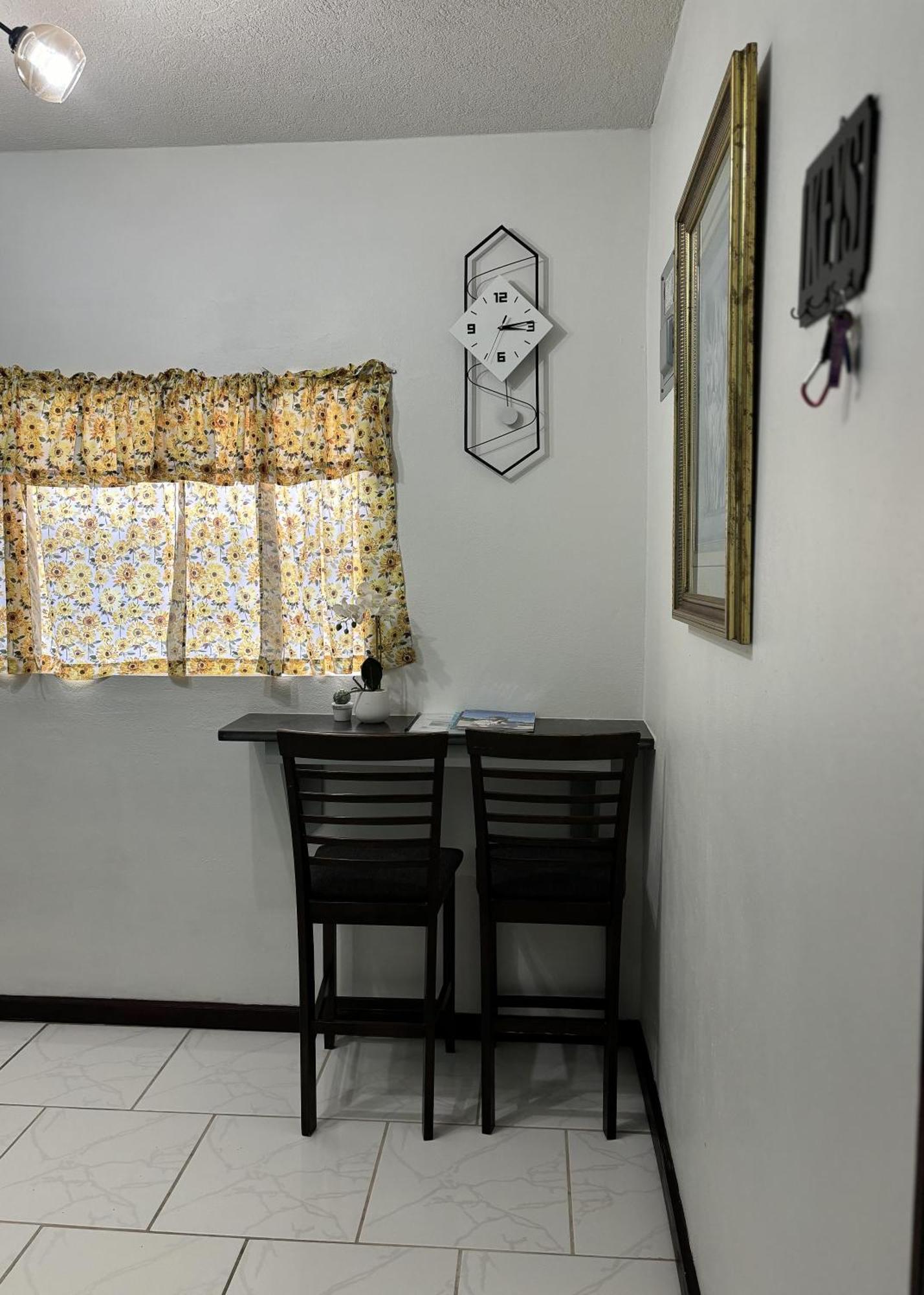 Denyse Home Cottage St. John's Екстер'єр фото